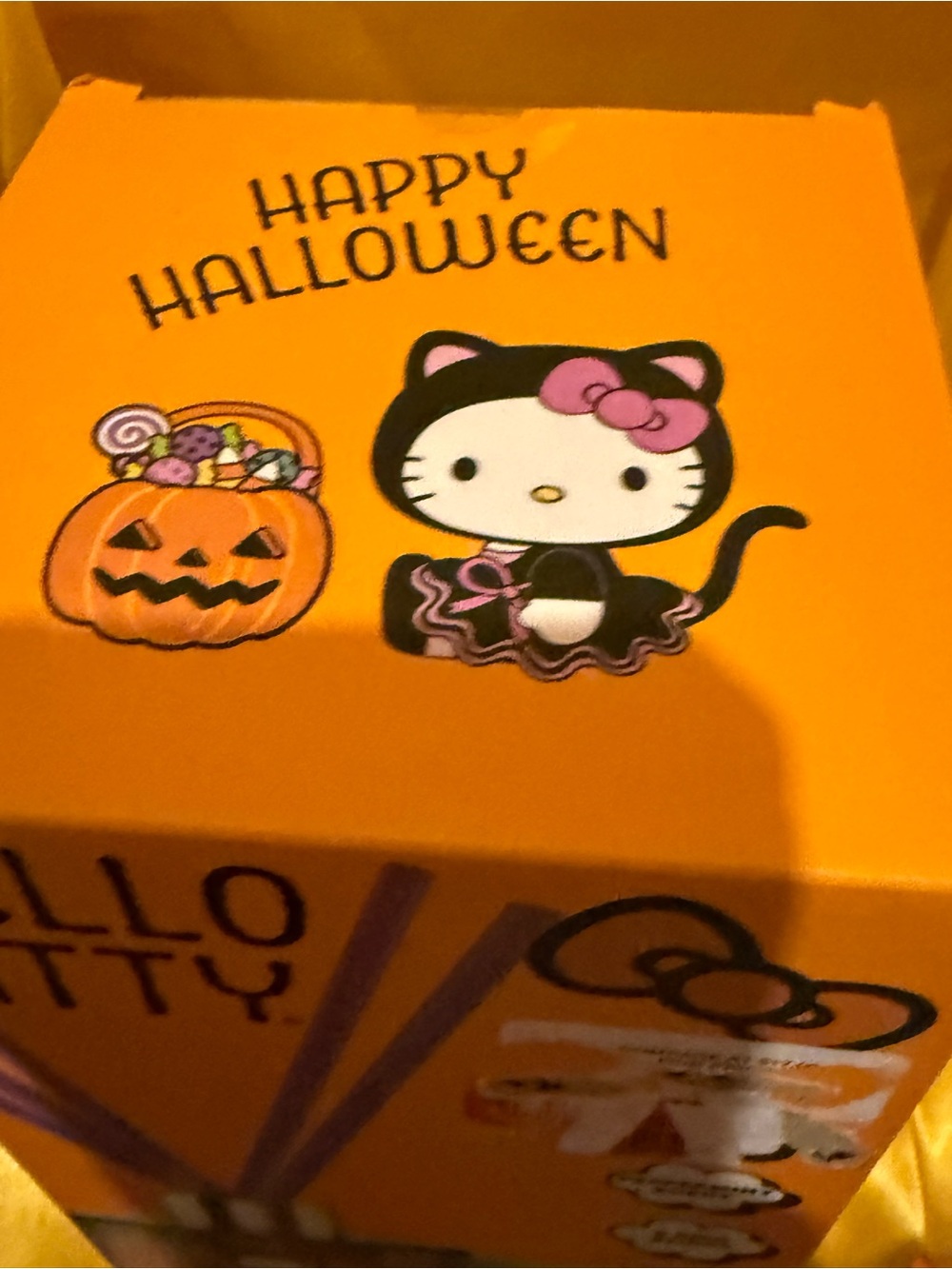 Hello Kitty Peppermint Reed Diffuser with Purple Reeds - Picture 2 of 4